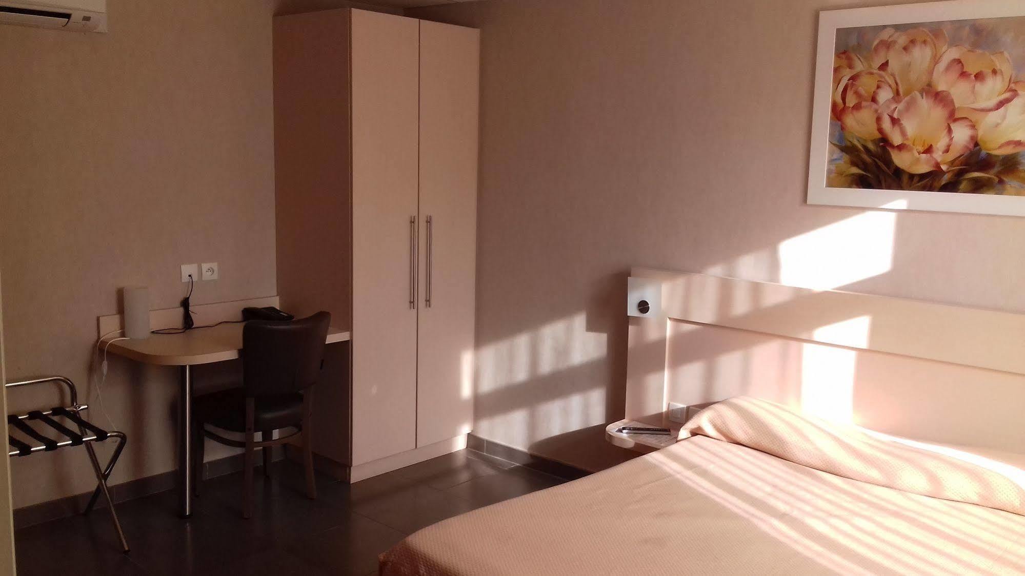 Le Logis De La Lys Hotel Aire-sur-la-Lys Ngoại thất bức ảnh